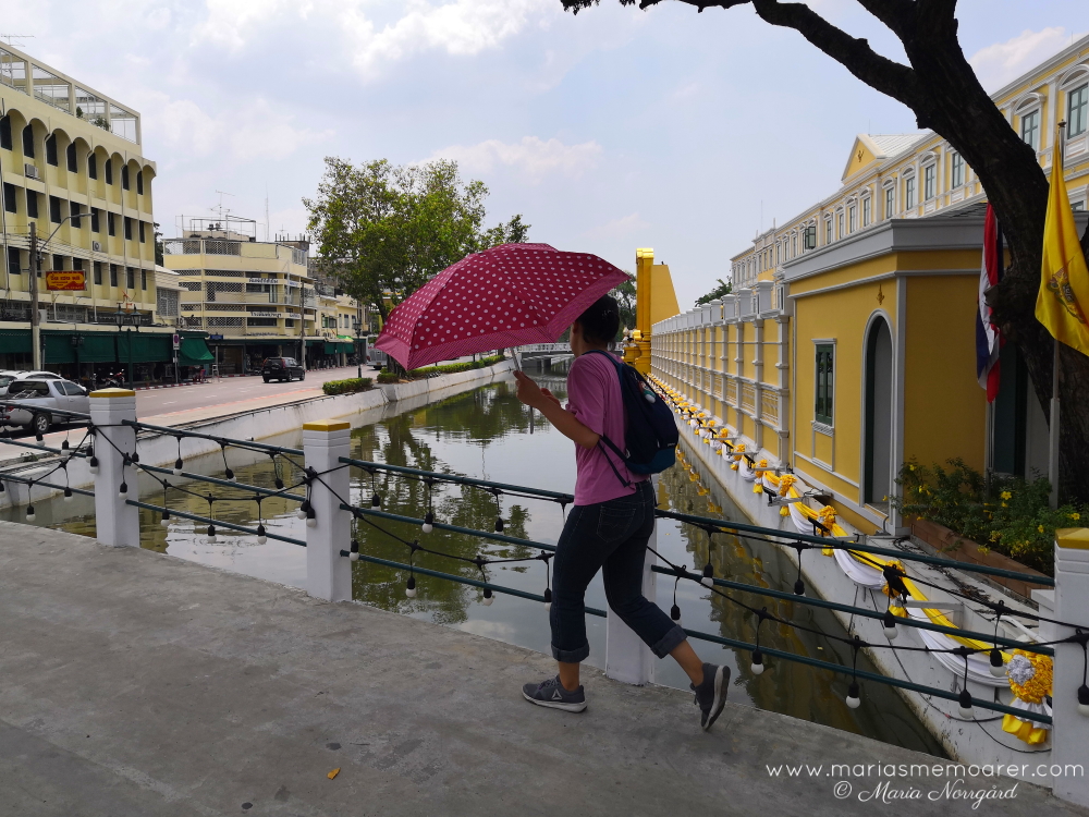 paraply - skydda dig mot regn och sol i Bangkok