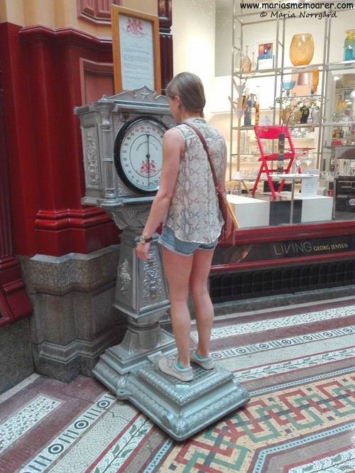 old fashioned scale in The Block Arcade