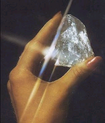 Jag (Emil Magnusson) fick denna diamanten för 25 000 000 00 kr av mina pappa idag. du är underbar ! tacktacktack!