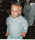 Jag som liten, blått är tydligen ett tema på de kläder min ma, och mormor, satte på mig under min uppväxt...