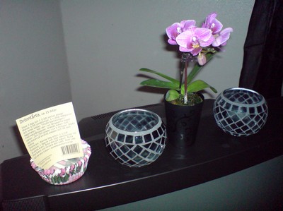 Söt liten orkidé och kakformar som jag fick av min syster