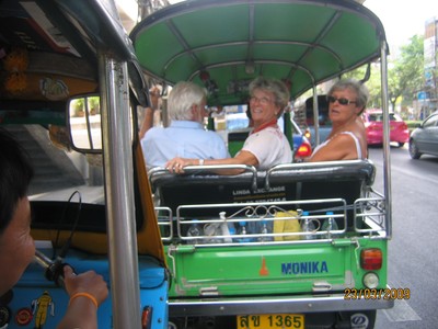 Riktigt kul att åka tuktuk.