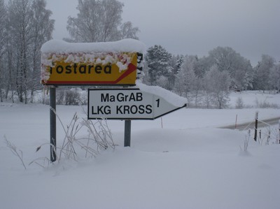 Efter att GPS-tanten gett upp och meddelat att 'vägledningen avbryts' hittar vi skylten till MaGrAB.
