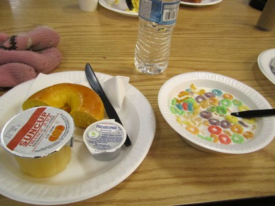 Apropå annorlunda mat; här är frukosten jag åt en dag på au pair- skolan. Vad tycks om flingorna?!