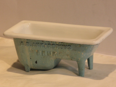 Ancient dollhouse bath tub