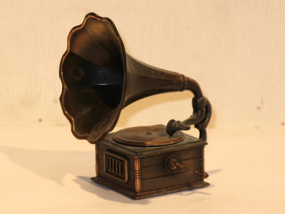 Miniature gramophone
