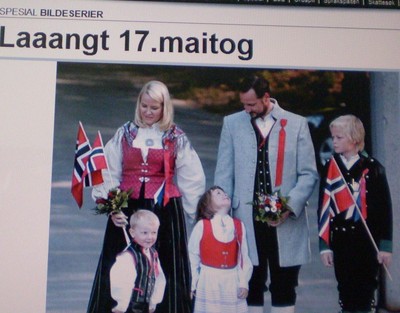 Norska kronprinsfamiljen i morse.