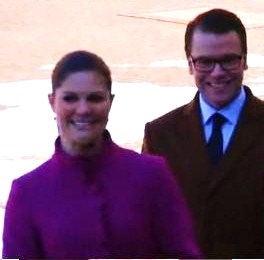 Kronprinsessan med sin fästman Daniel Westling.