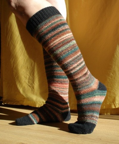Handspun/knitted knee socks