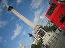 Coolt kort på Lord Nelsonstatyn vid Trafalgar, taget från bussen.