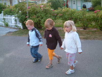 Tre oktober -02 barn i Falkenberg