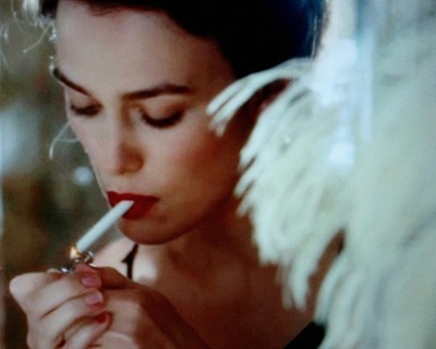 Keira Knightley är snygg när hon röker