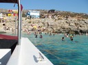 Åkte båt till ön Comino, där det bjöds på underbart bad.