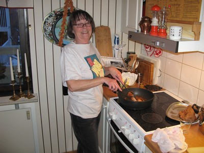 Här är Ann-Britt på G i köket.